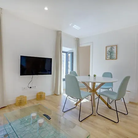 Victoria Apartment